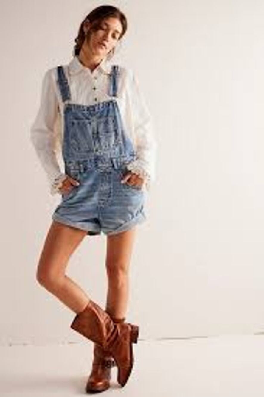 We The Free FREE PEOPLE Ziggy Denim Overalls Shortalls Size Medium M Shorts